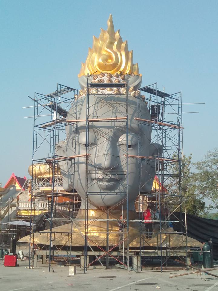 หลวงพ่อทันใจ วัดบรมธาตุบ้านตาก จังหวัดตาก พระคู่บ้านคู่เมือง