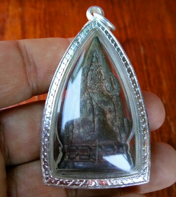 พระพุทธชินราชอินโดจีน รุ่นมหาจักรพรรดิ พ.ศ.2545 เนื้อนวะโลหะ