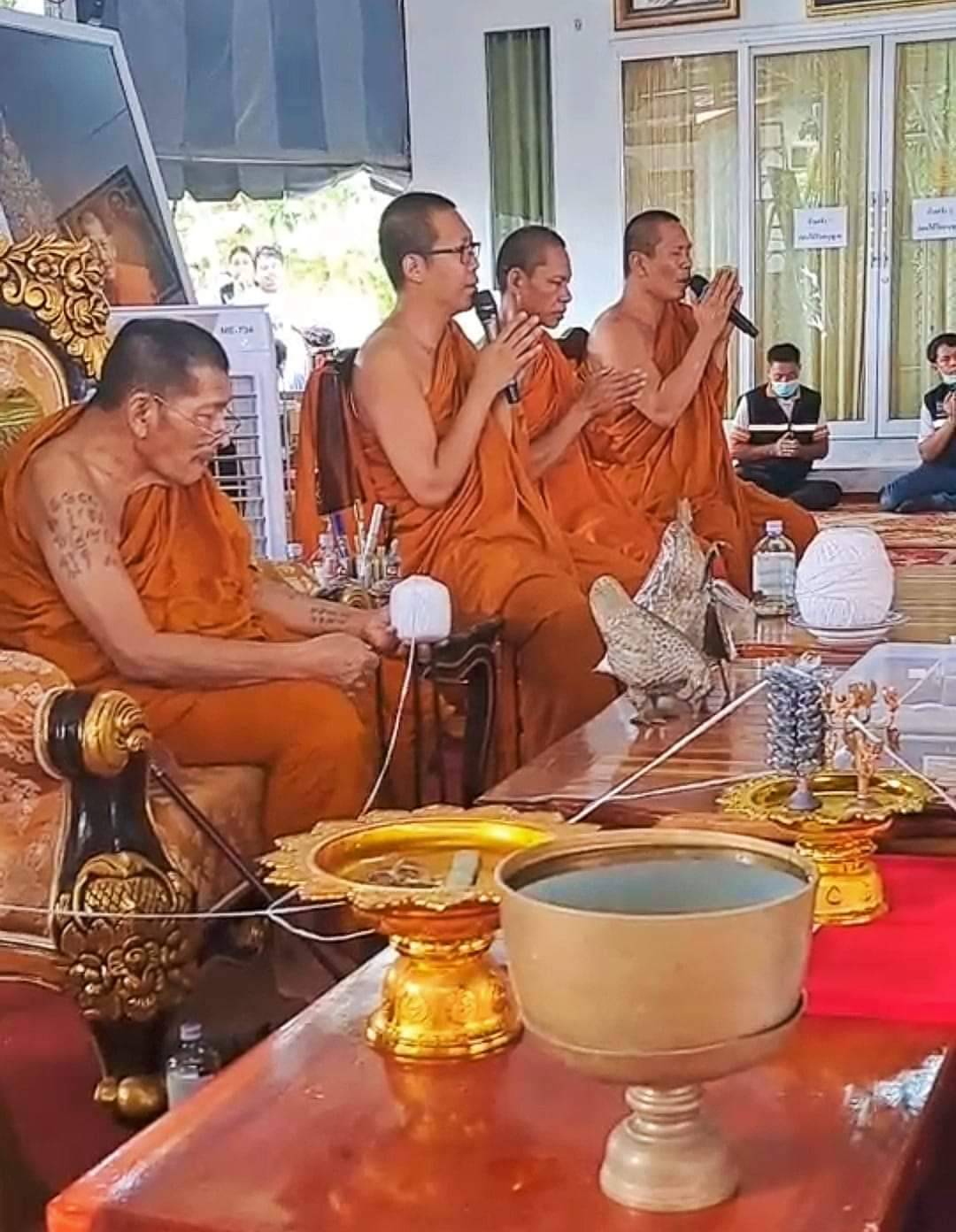 เหรียญหลวงปู่สรวง รุ่นอริยะเหนือดวง รุ่น 1 หลวงปู่มหาศิลาเสก