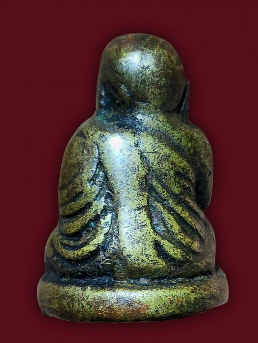 รูปหล่อหลวงพ่อเงินพิมพ์ขี้ตาสามชาย