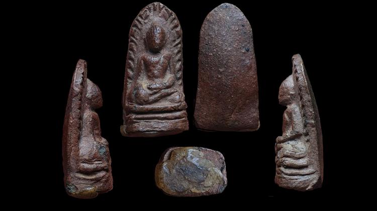 พระรอดวัดพระสิงห์หน้าหนูใหญ่จารหลวงพ่อเงิน